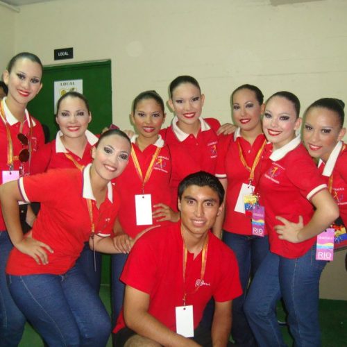 1.8 FESTIVAL RIO 2012 con uniforme y distintivo (1)