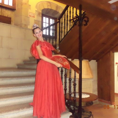 FOTO CON TRAJE DE VALS (1)